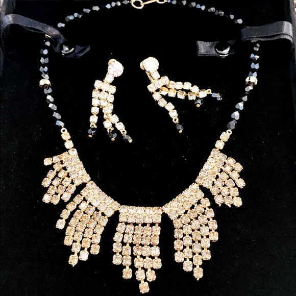 Hobe Jewelry - 🎁 sold 🥳HOBE VITG 60’s WATERFALL STYLE 🎄🎉